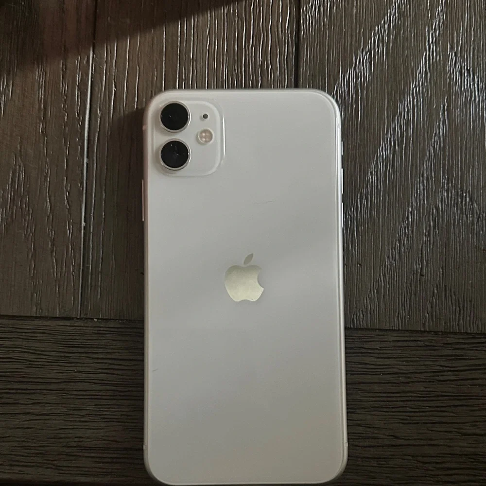 Apple iPhone 11 with Vibrant Display